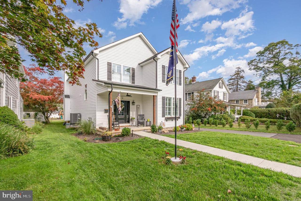 747 Roland Avenue - Photo 1