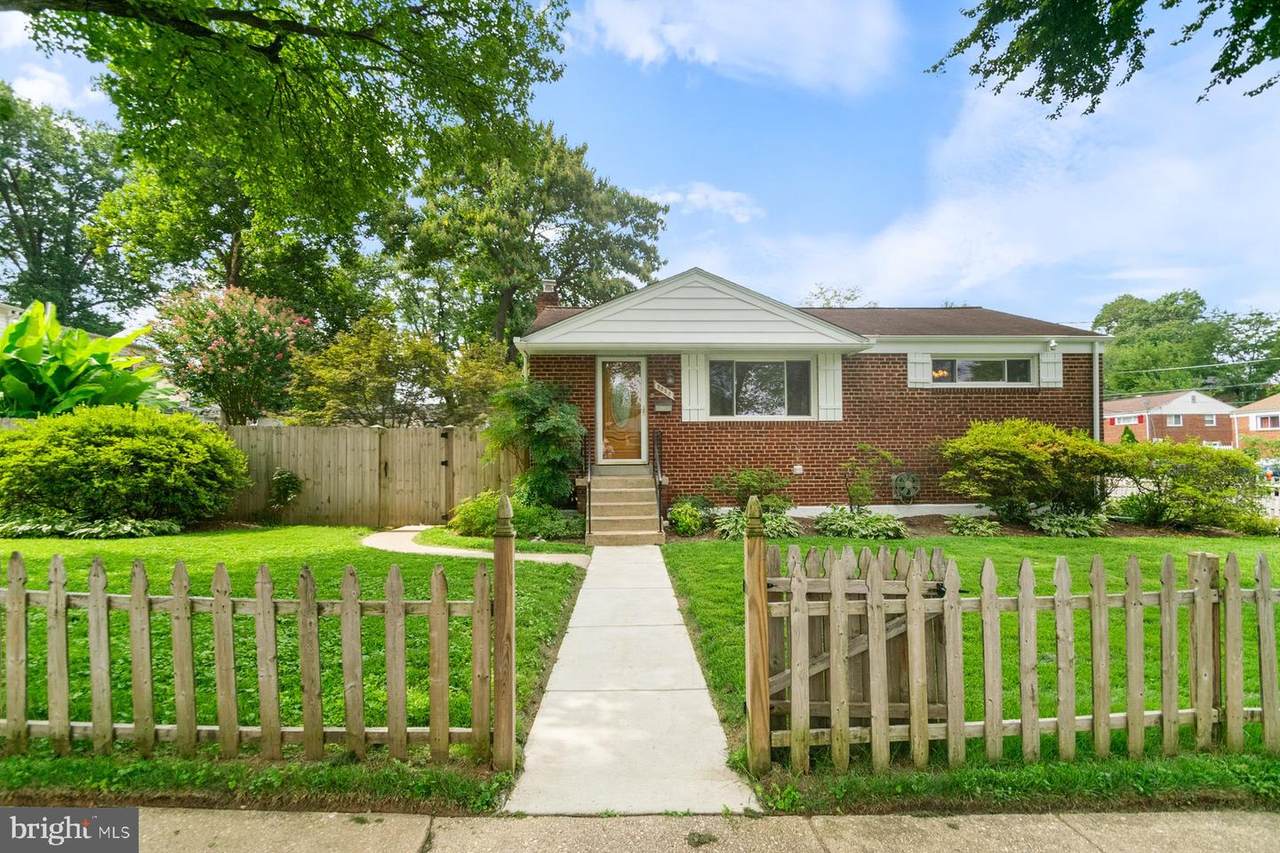 2820 Harris Avenue - Photo 1