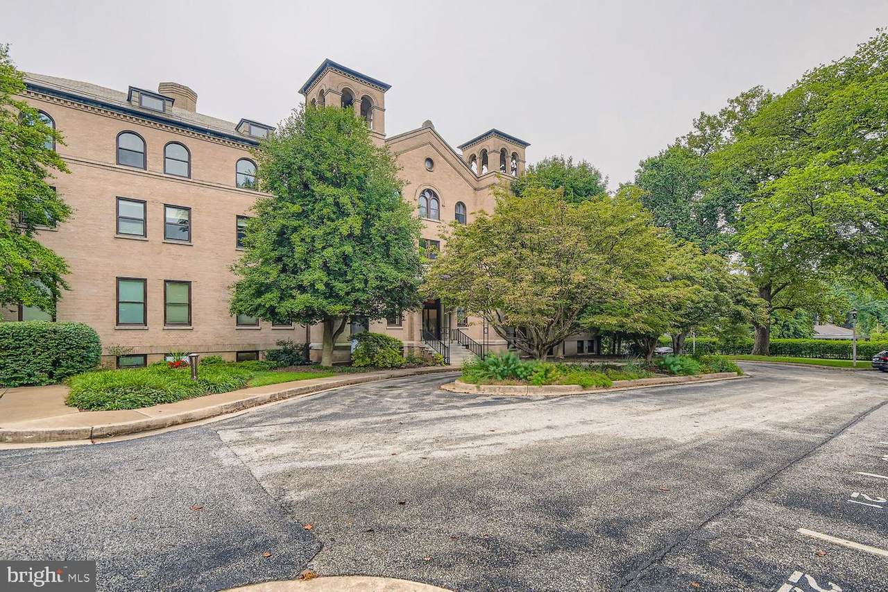 5712 Roland Avenue - Photo 1