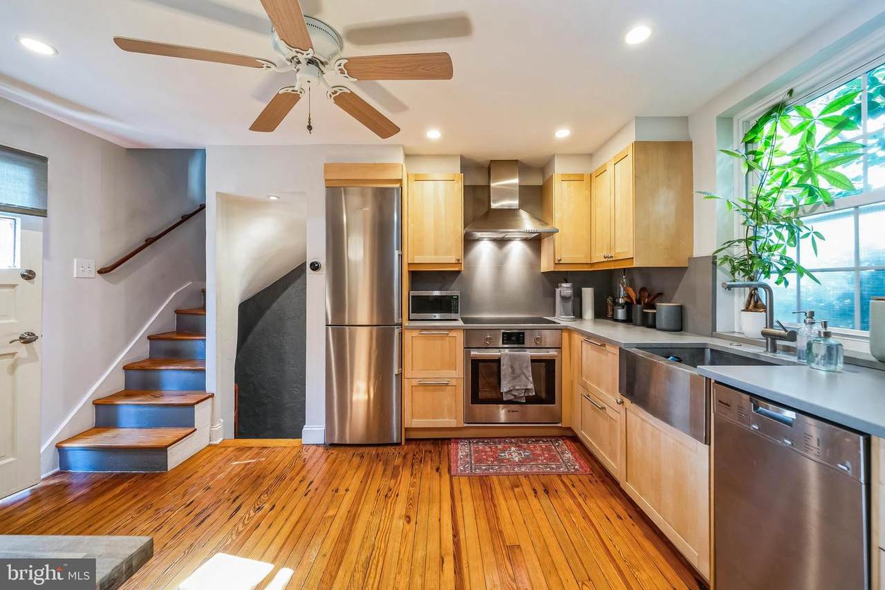 1134-R Waverly Street - Photo 1