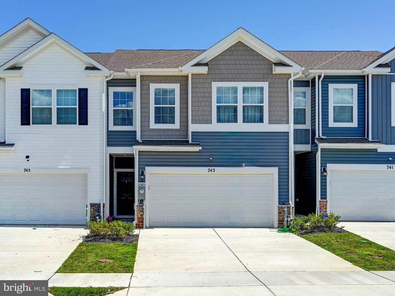 743 Pickerel Place - Photo 1