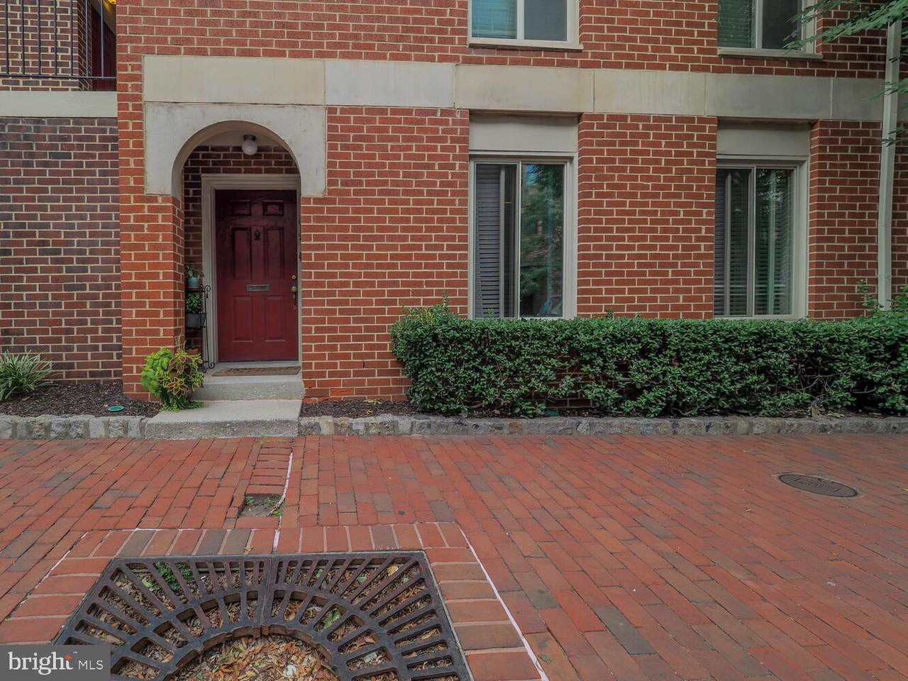 612 Charles Street - Photo 1
