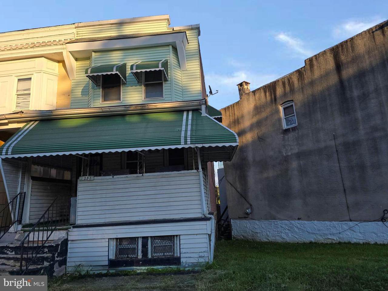 2237 Homewood Avenue - Photo 1