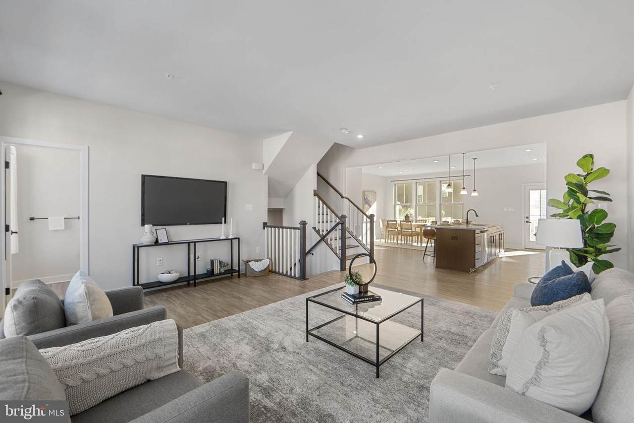 6135 Margarita Way - Photo 1