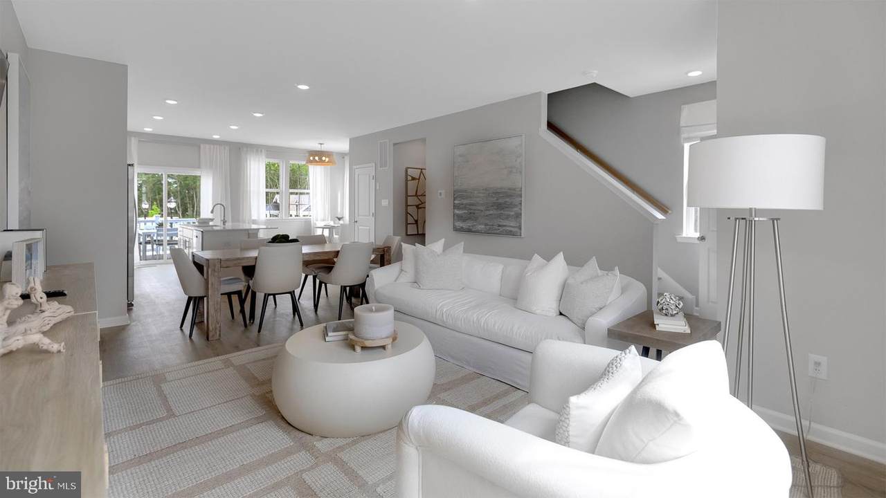 44 Baybreeze Drive - Photo 1