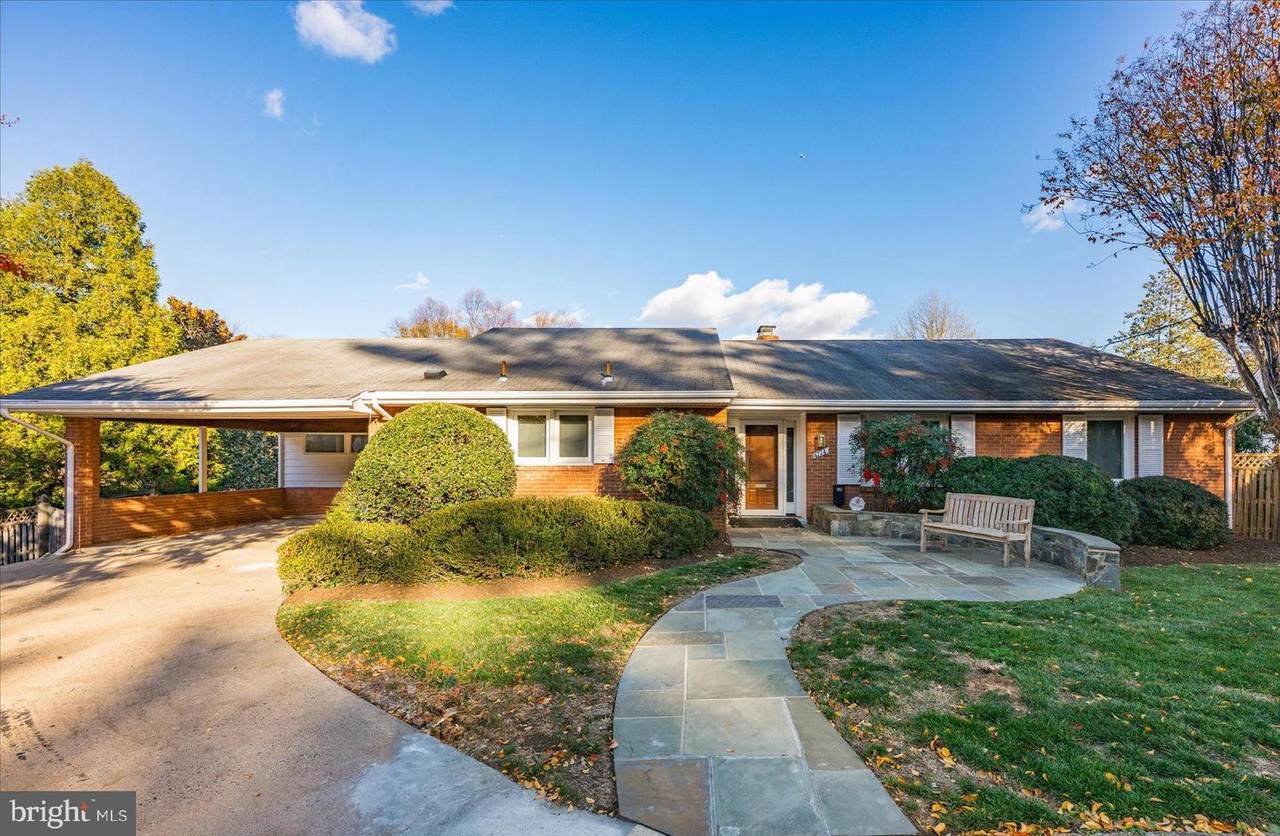 4714 33RD Street - Photo 1