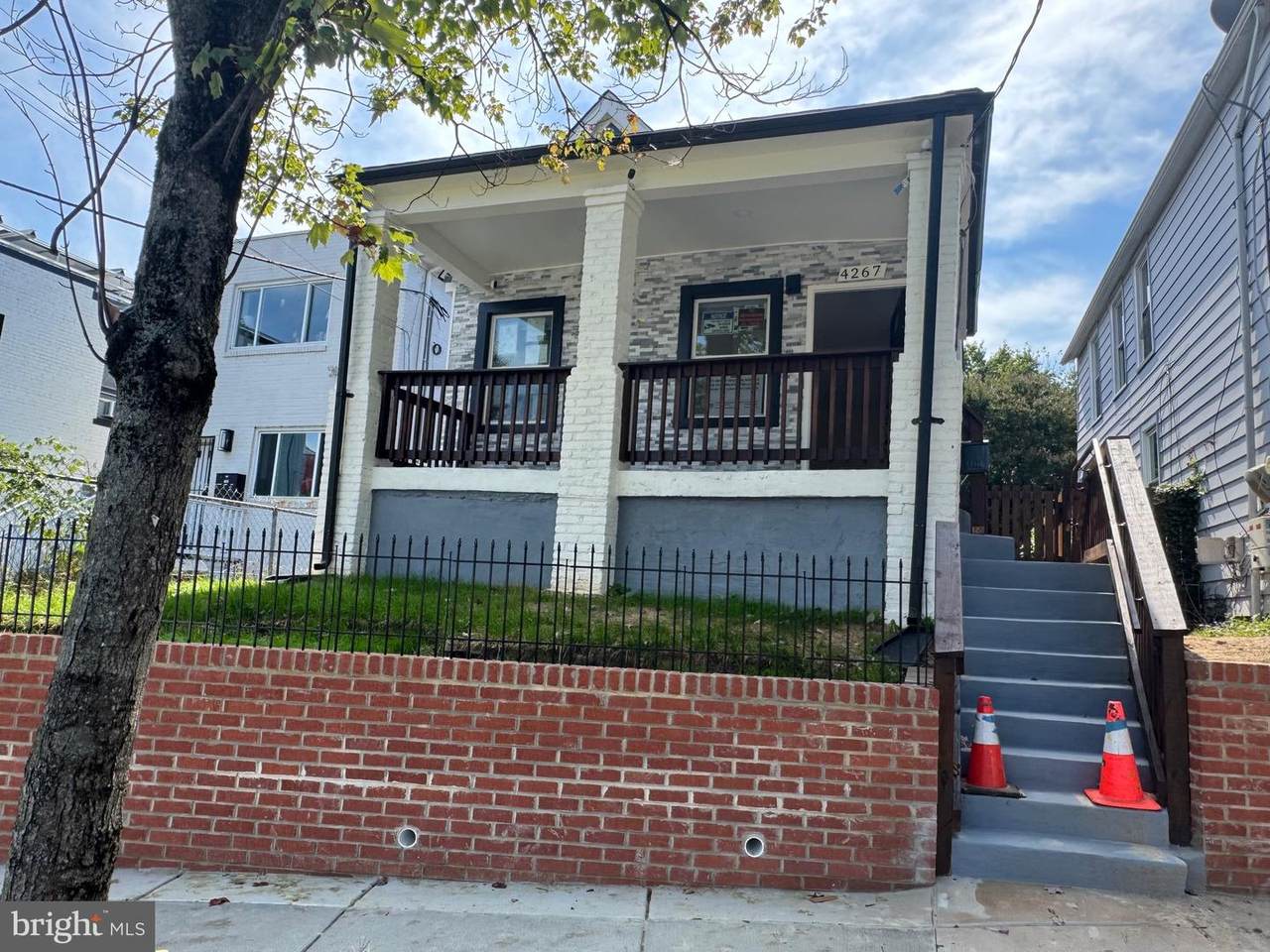 4267 Brooks Street - Photo 1