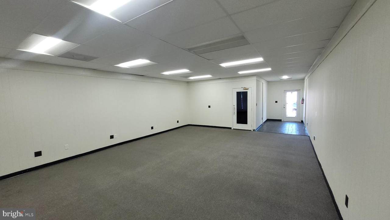 1501 Edgemore Avenue - Photo 1