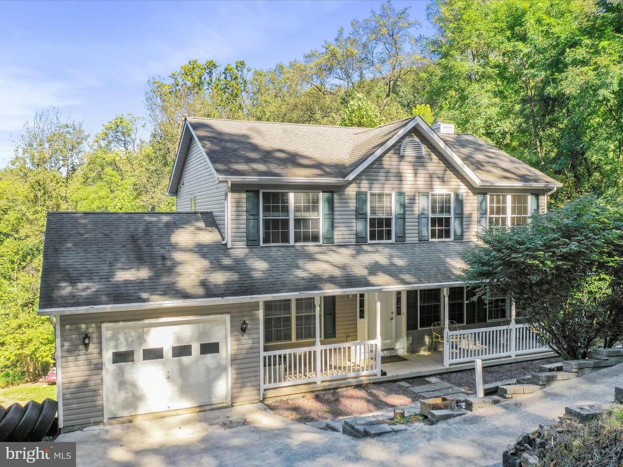 157 Oakridge Drive - Photo 1