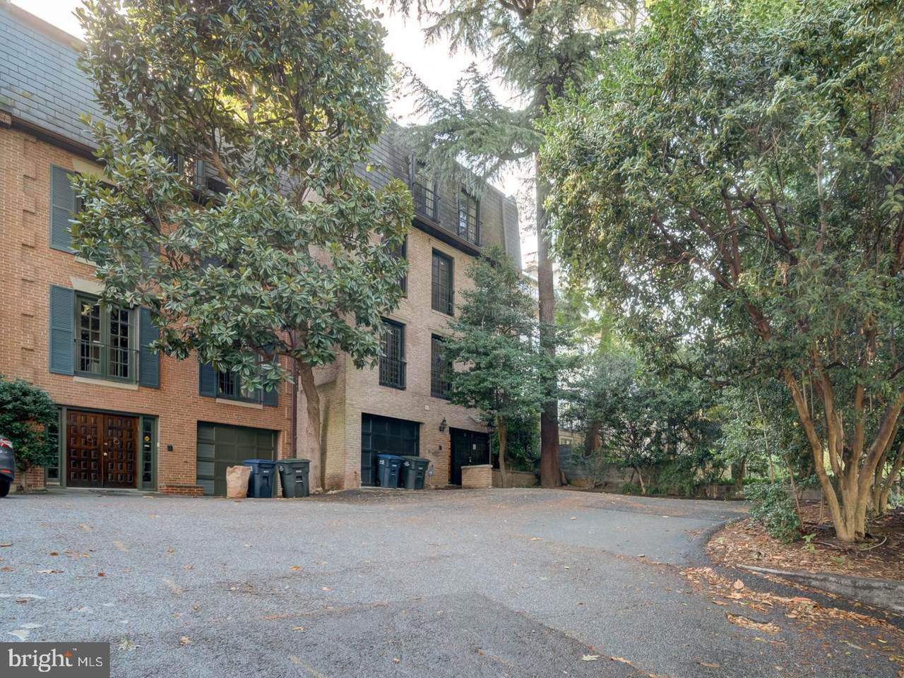 2142 Cathedral Avenue - Photo 1