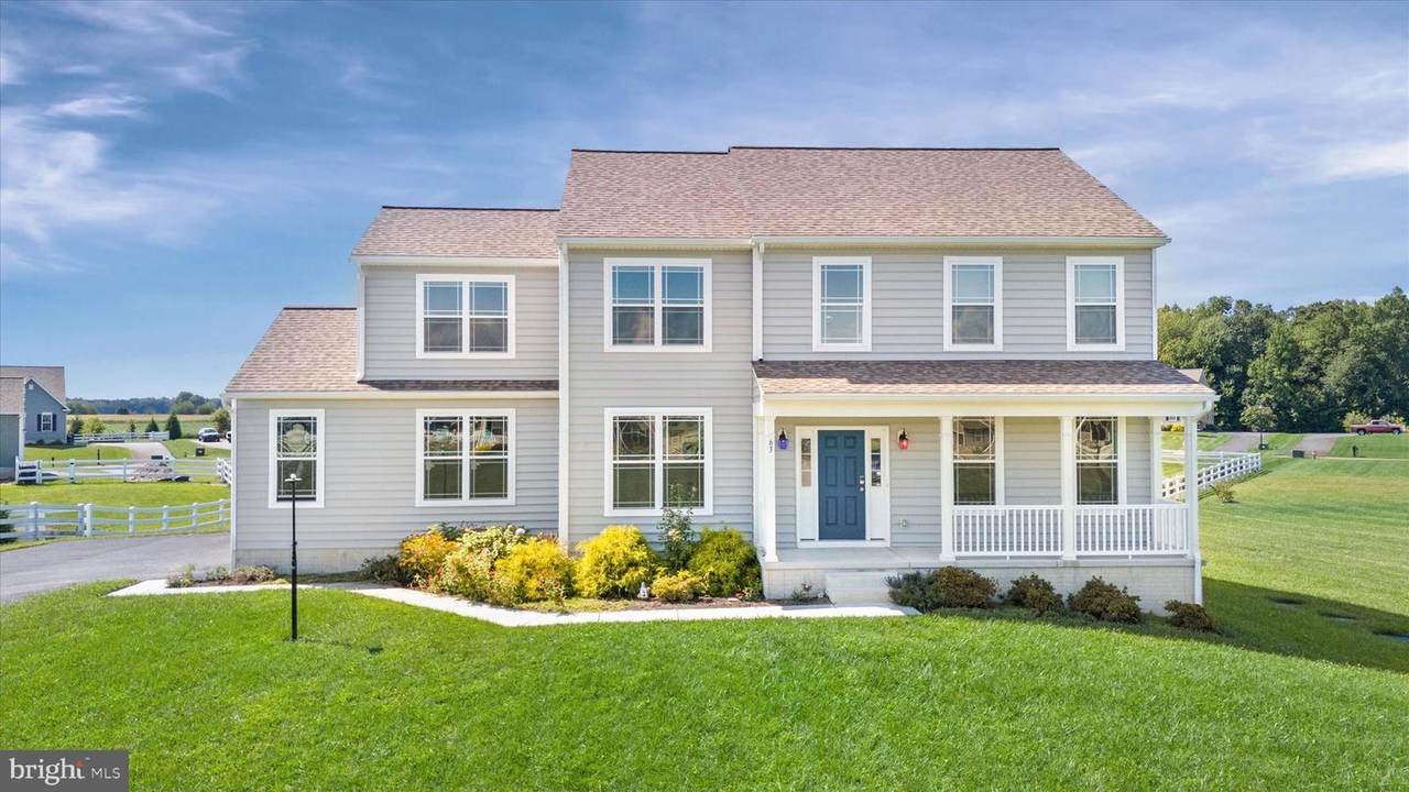 63 Lord Circle - Photo 1