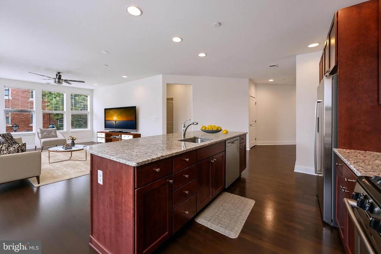 600 24TH Street - Photo 1