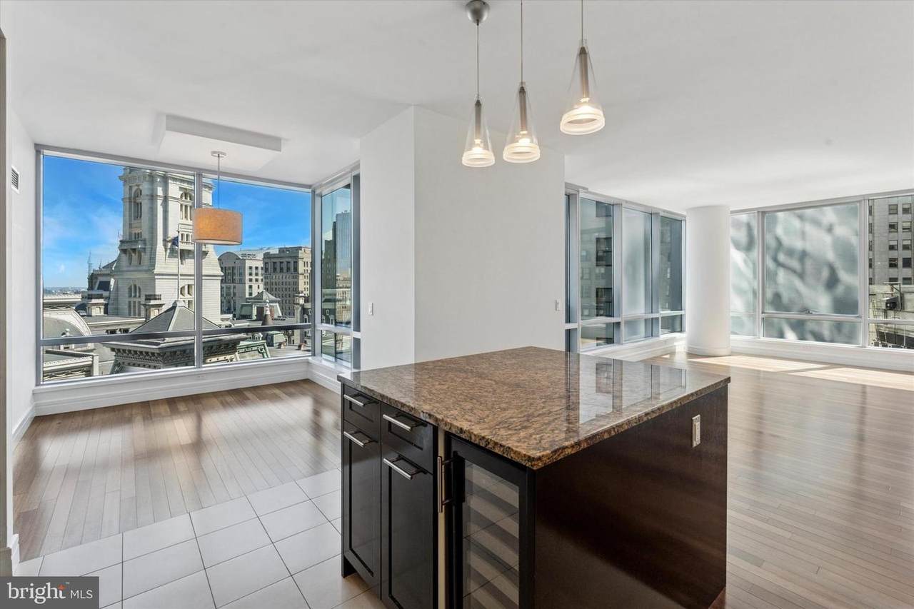 1414 Penn Square - Photo 1