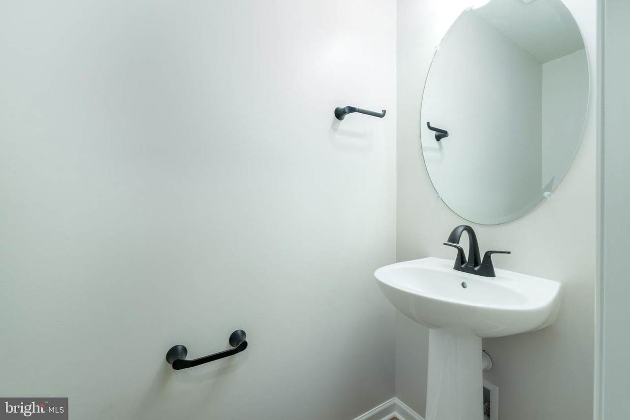 https://bt-photos.global.ssl.fastly.net/brightmls/1280_boomver_2_804149551948-2.jpg