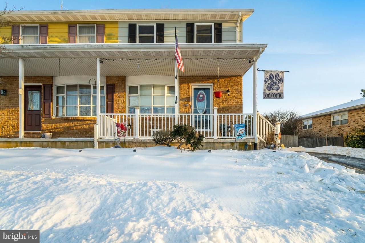 19 Fairground Avenue - Photo 1