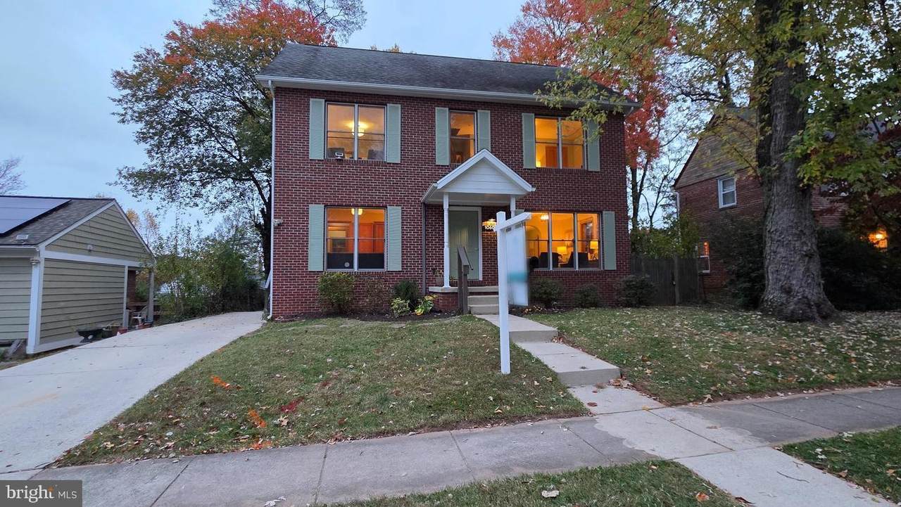 10605 Inwood Avenue - Photo 1