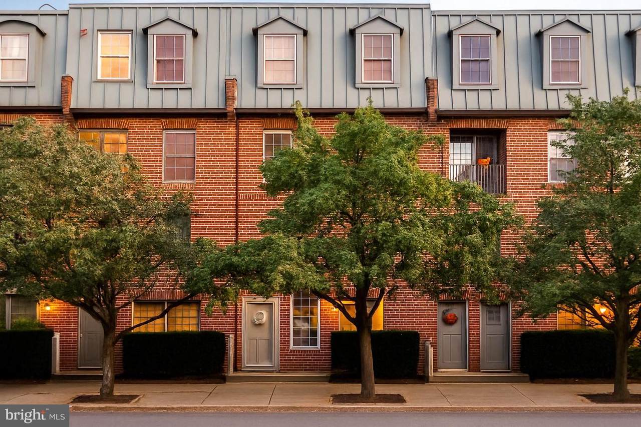 2336 Fairmount Avenue - Photo 1