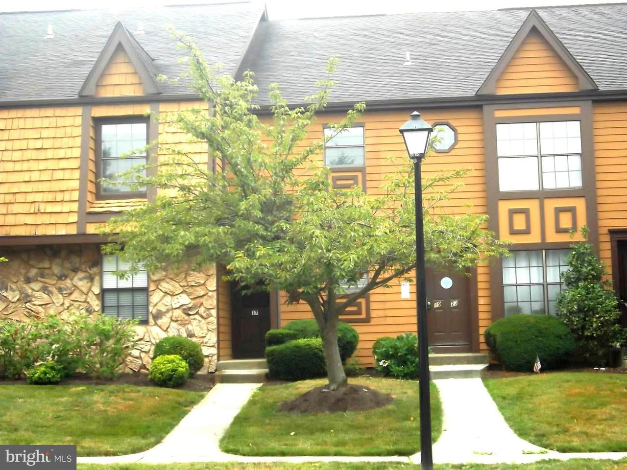 19 Barclay Court - Photo 1