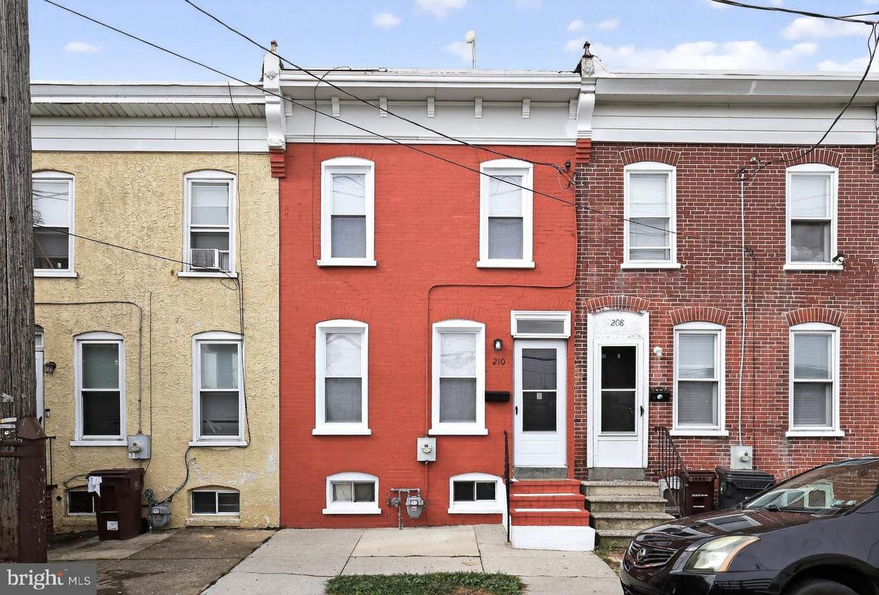 210 Lower Oak Street - Photo 1