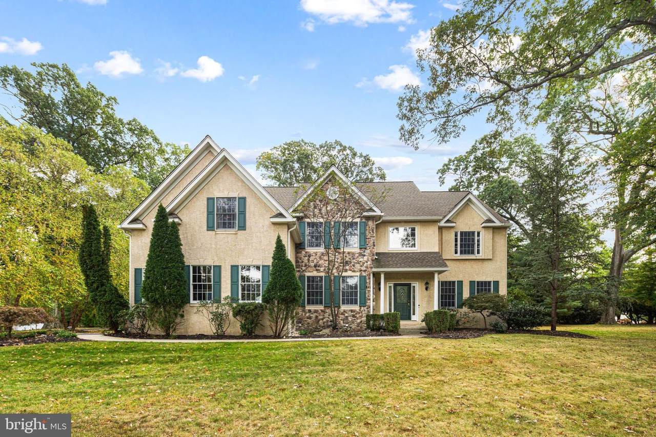 744 Tennis Avenue - Photo 1