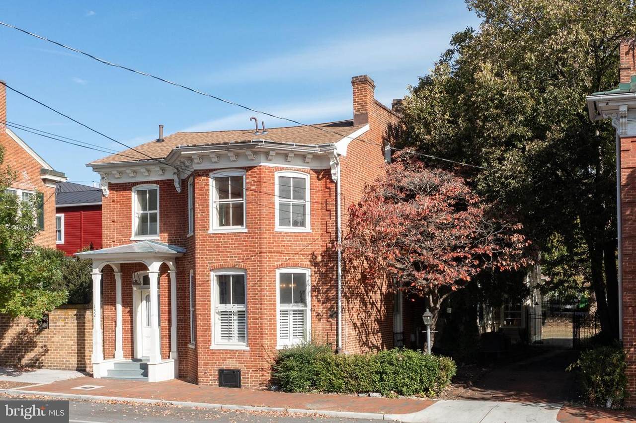 132 Amherst Street - Photo 1