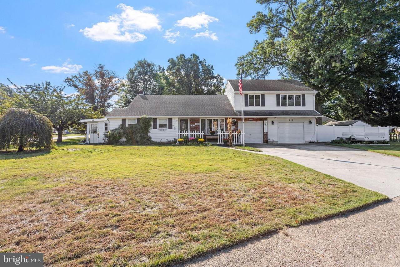 810 Colby Avenue - Photo 1