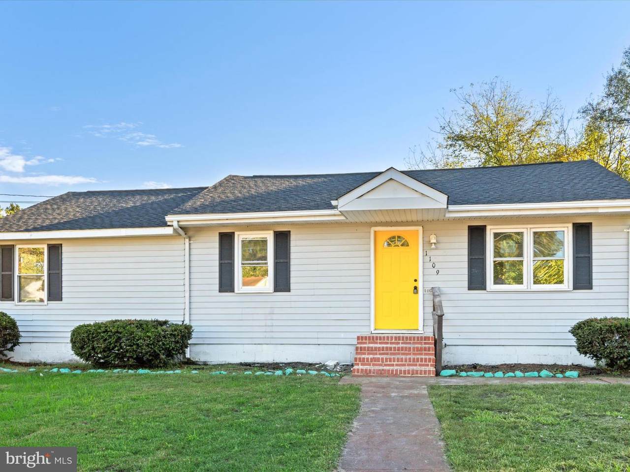 1109 Shawnee Avenue - Photo 1