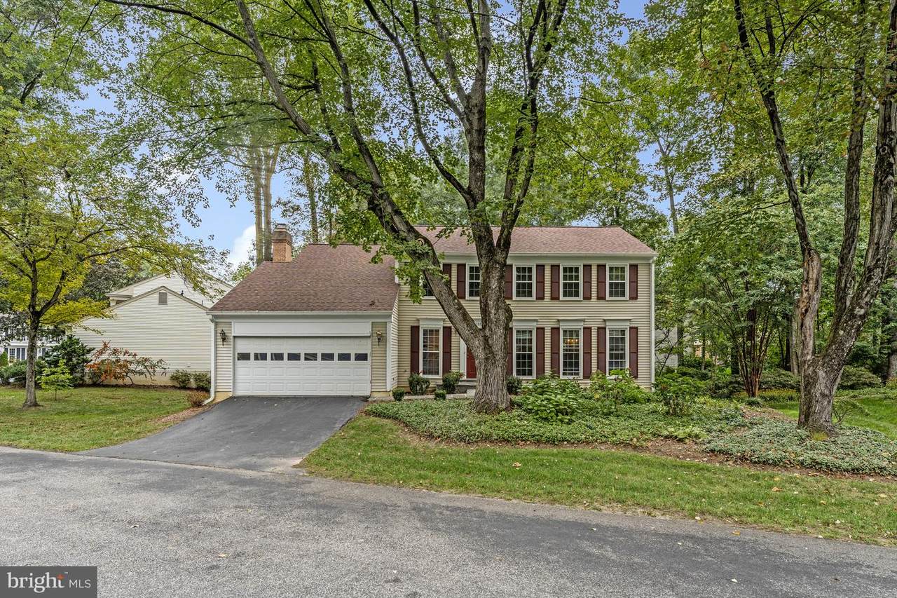 10848 Burr Oak Way - Photo 1