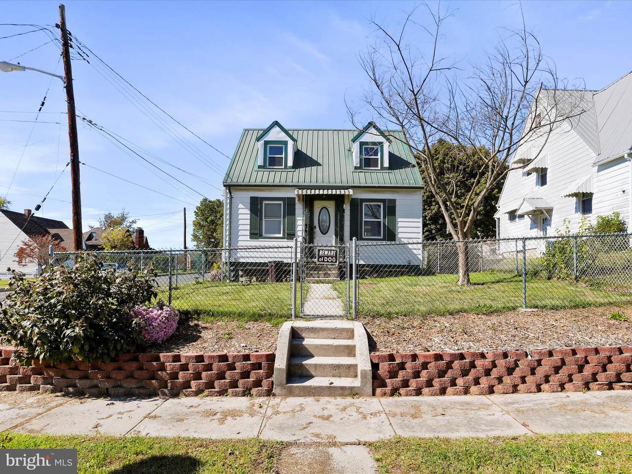 723 Glenmore Street - Photo 1