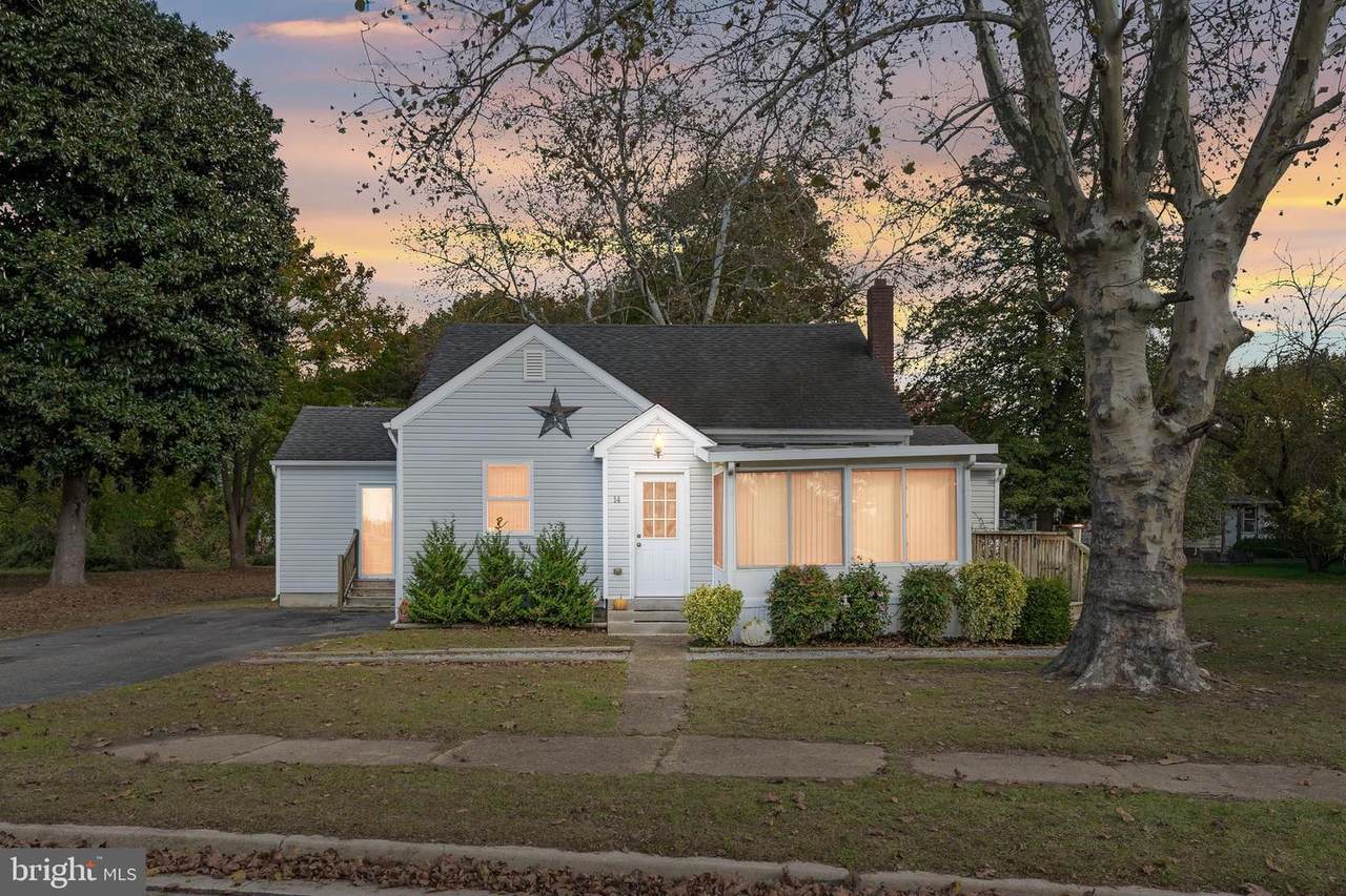 14 Hillcrest Avenue - Photo 1