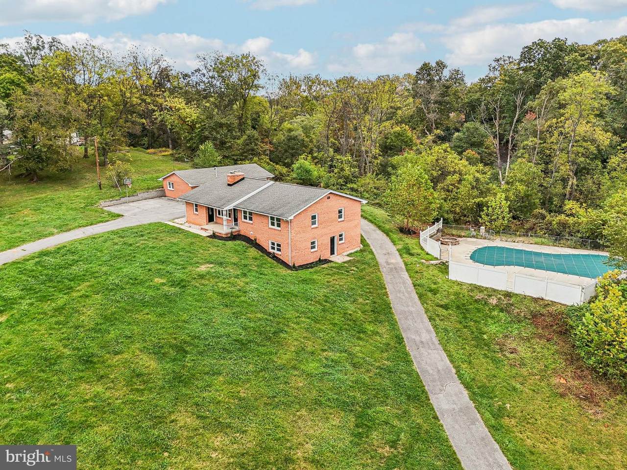 15474 Roxbury Road - Photo 1