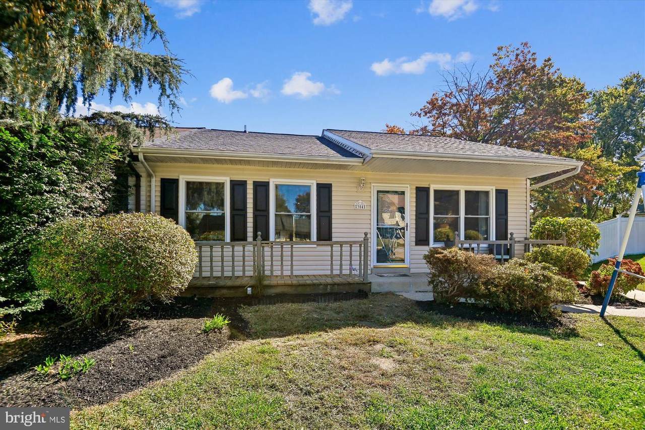 304 Crestview Court - Photo 1