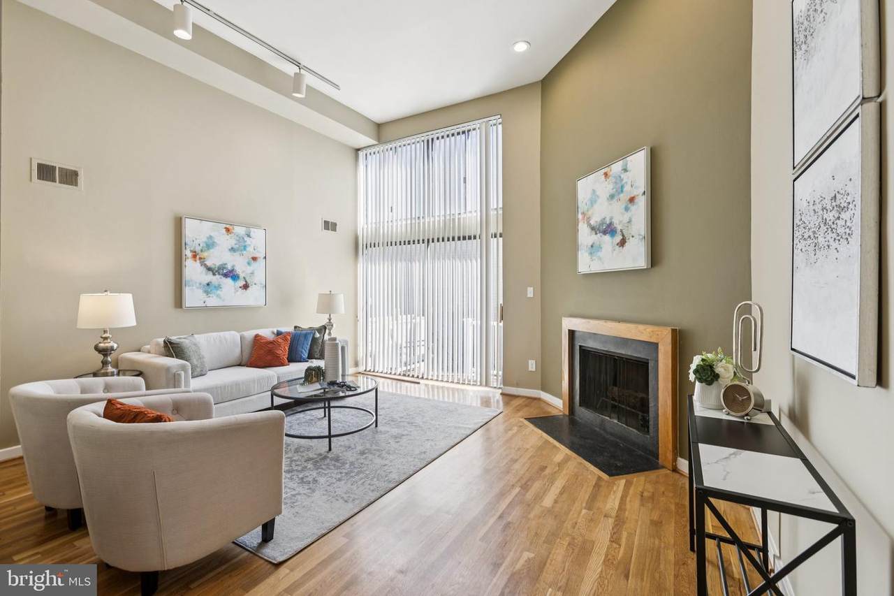 406 15TH Street - Photo 1