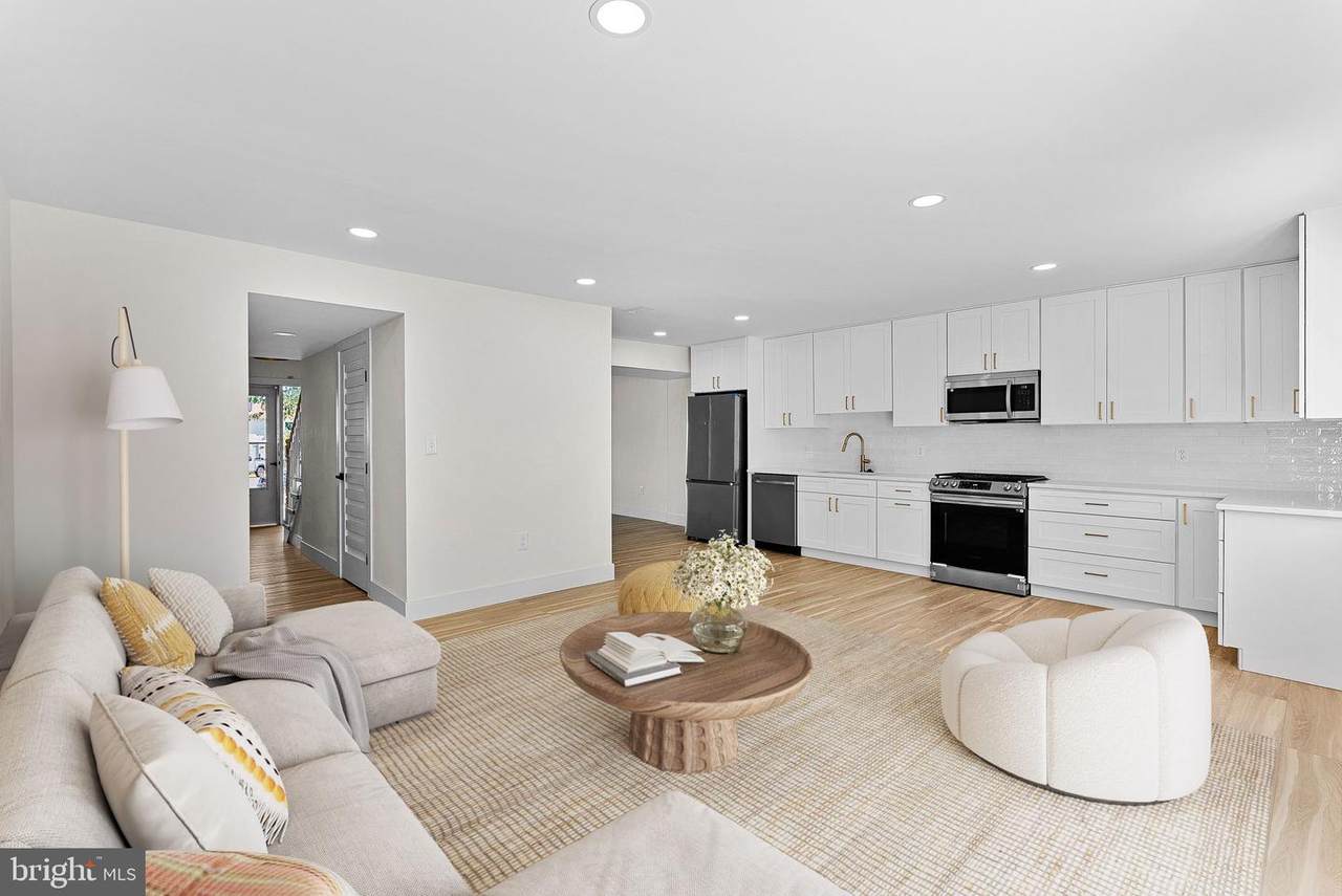 105 Woodgate Court - Photo 1