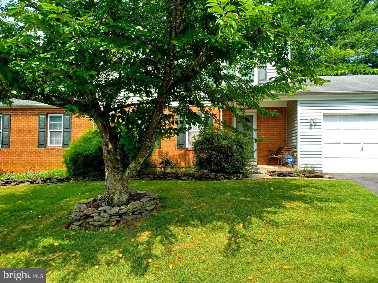 17 Blackburn Court - Photo 1