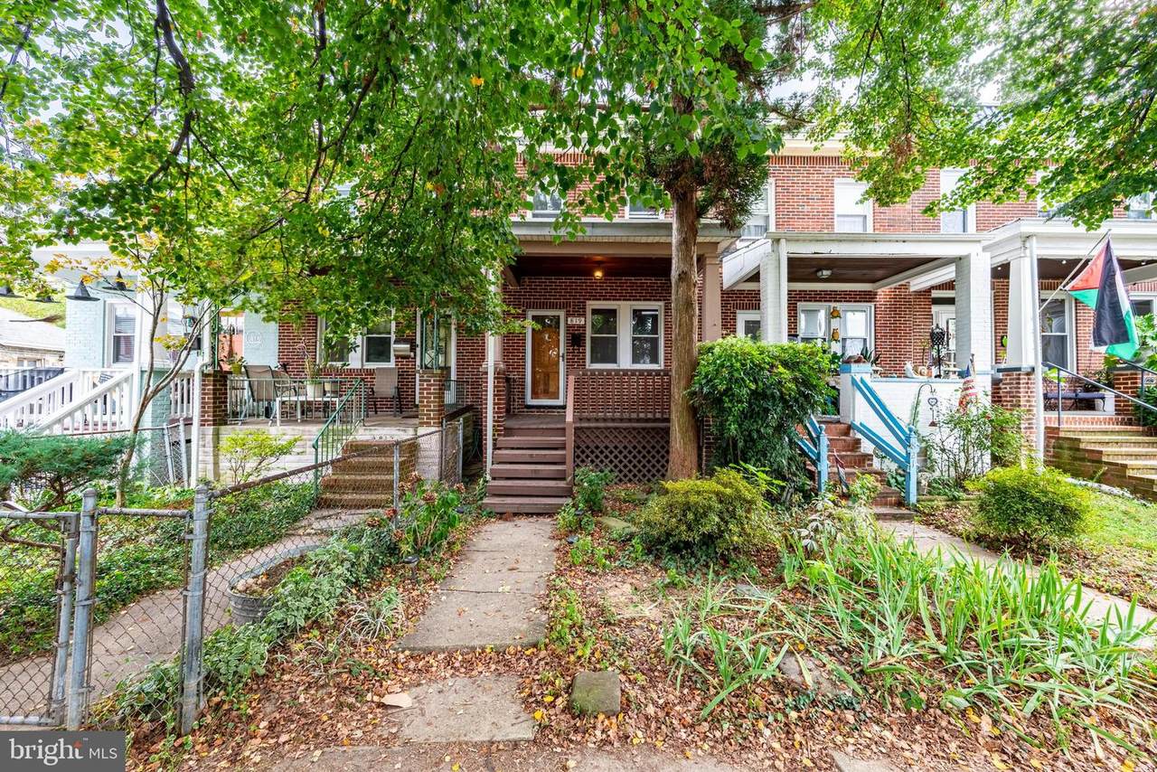 819 33RD Street - Photo 1