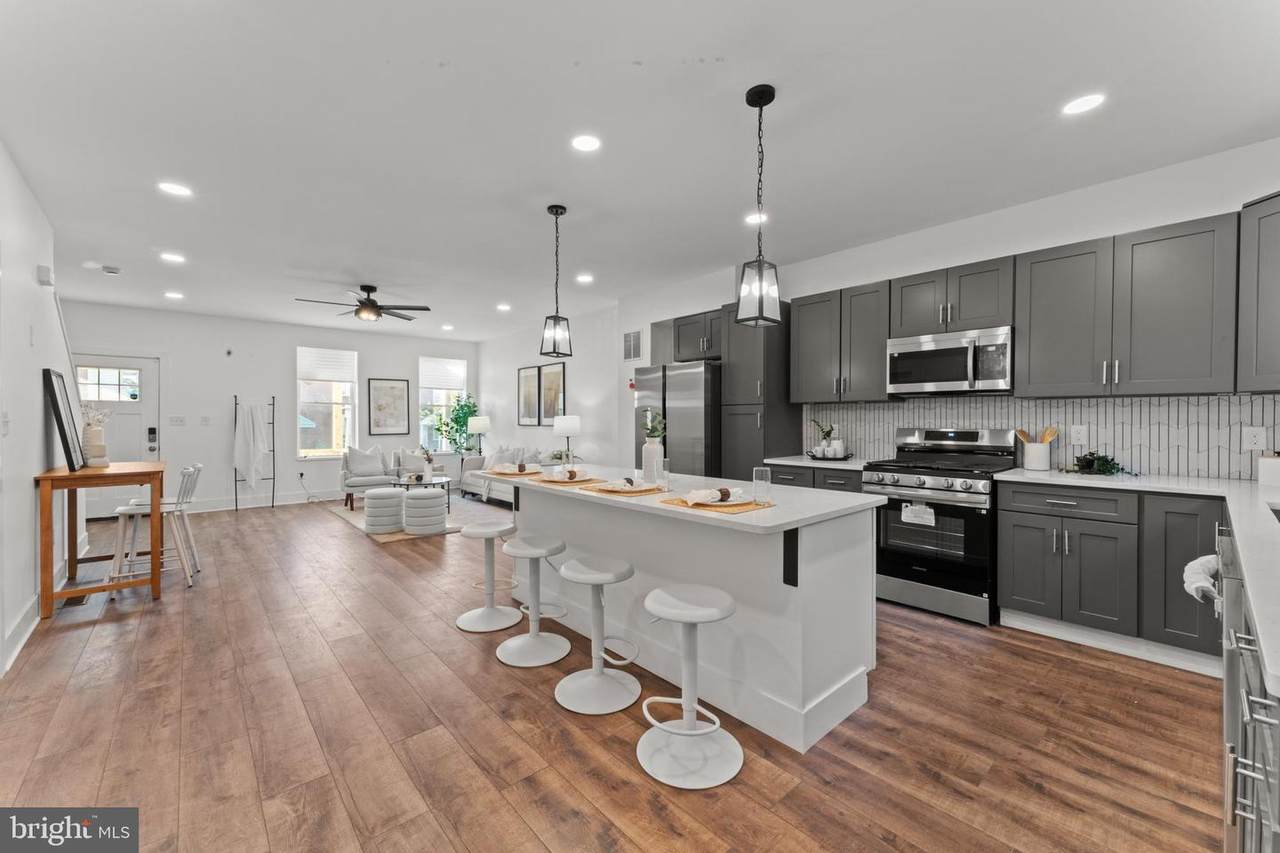 2644 Oswego Avenue - Photo 1