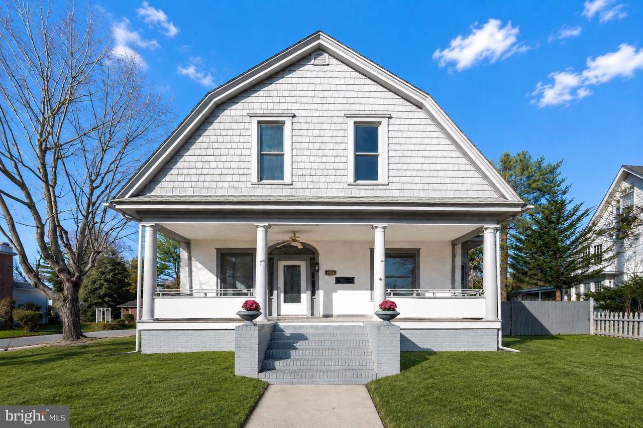 407 Lakeview Avenue - Photo 1
