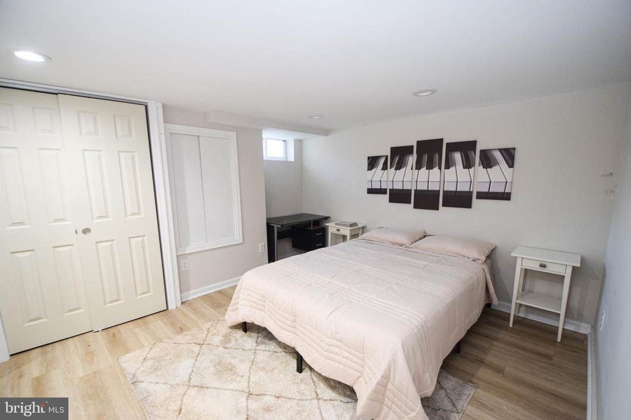 1629 Searles - Photo 1