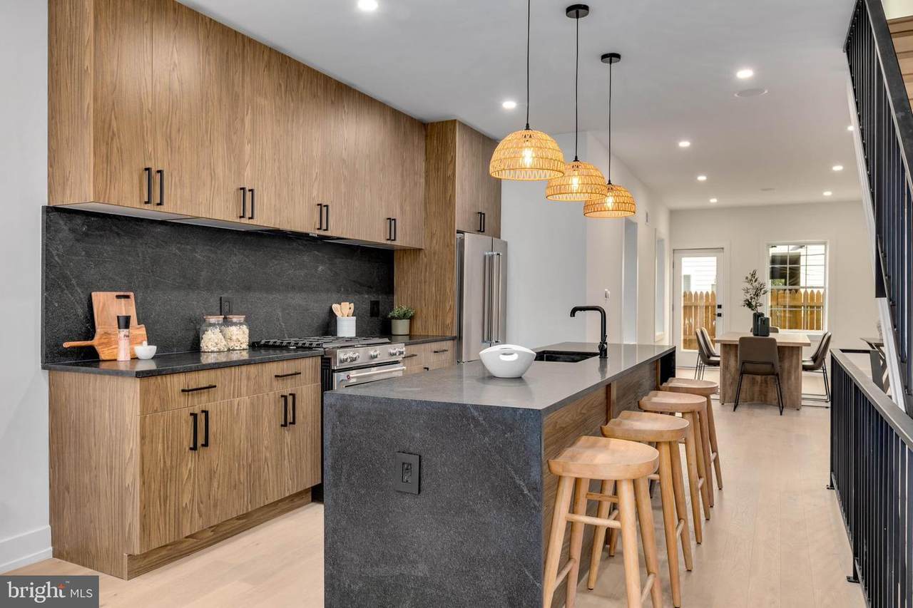 2139 Bainbridge Street - Photo 1