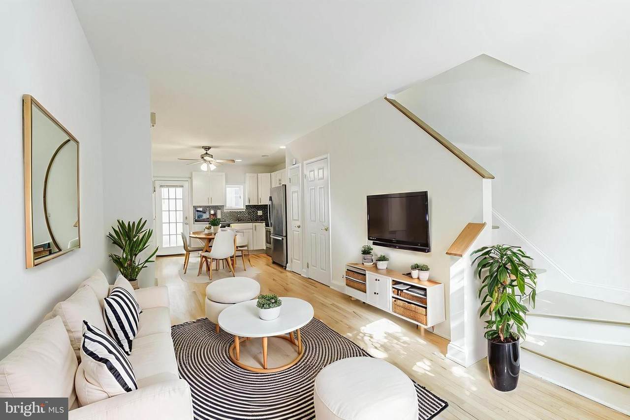 904 6TH Street - Photo 1