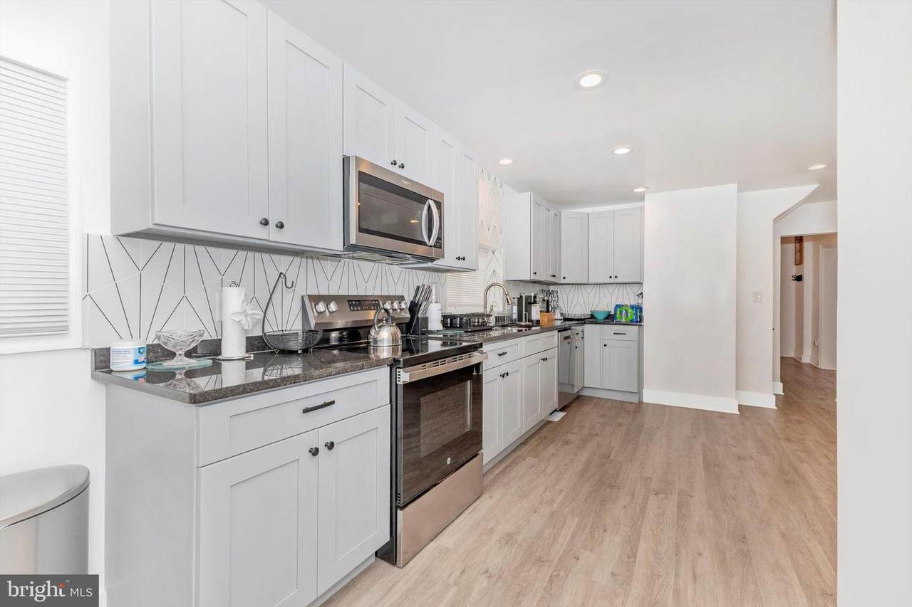 2505 Hamilton Avenue - Photo 1