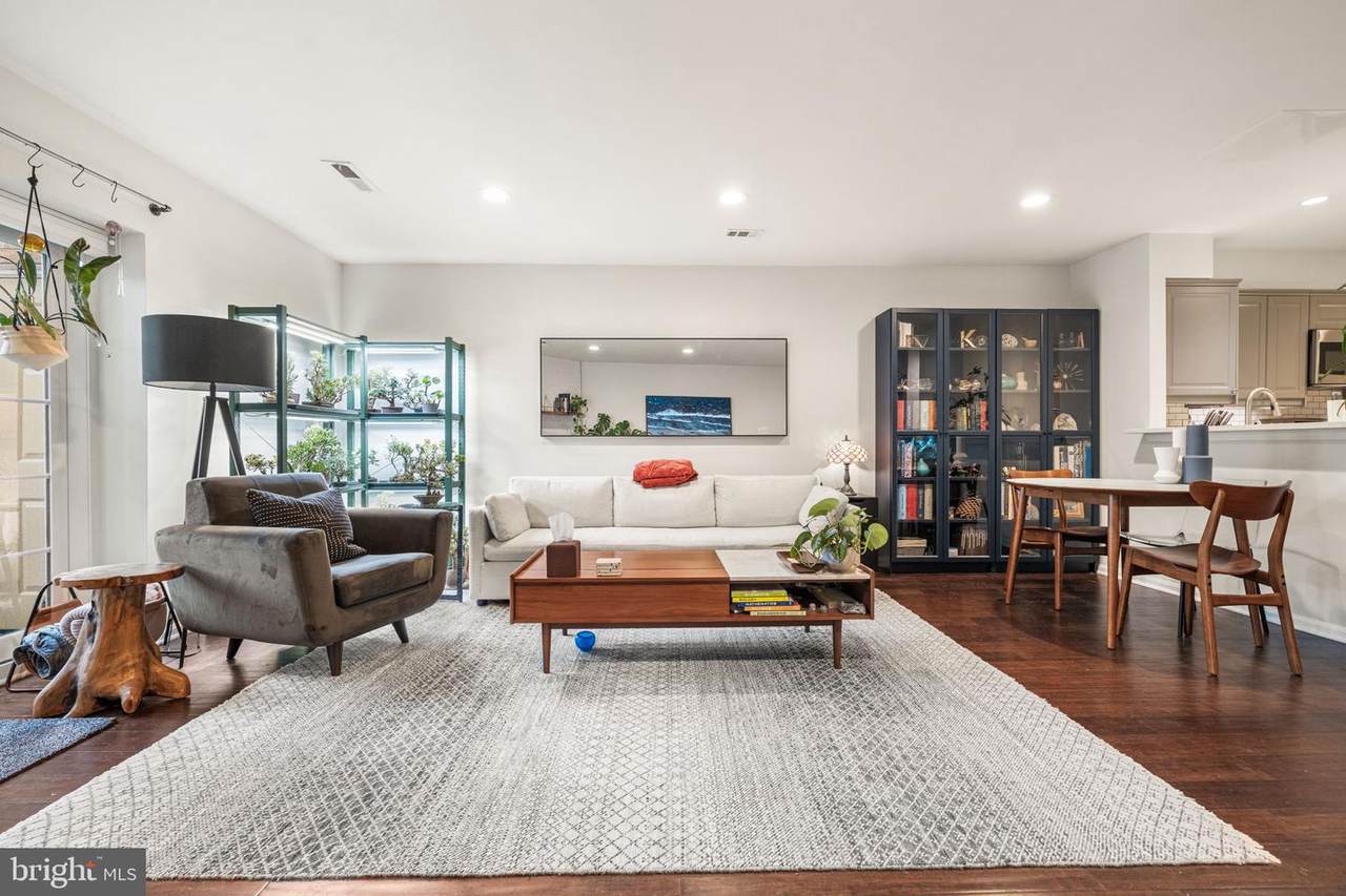 907 Rolfe Street - Photo 1