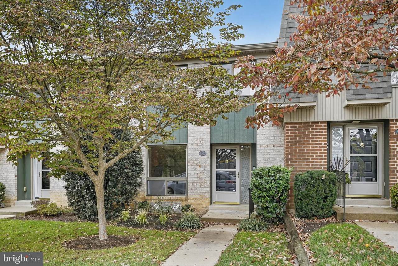 907 Putnam Boulevard - Photo 1