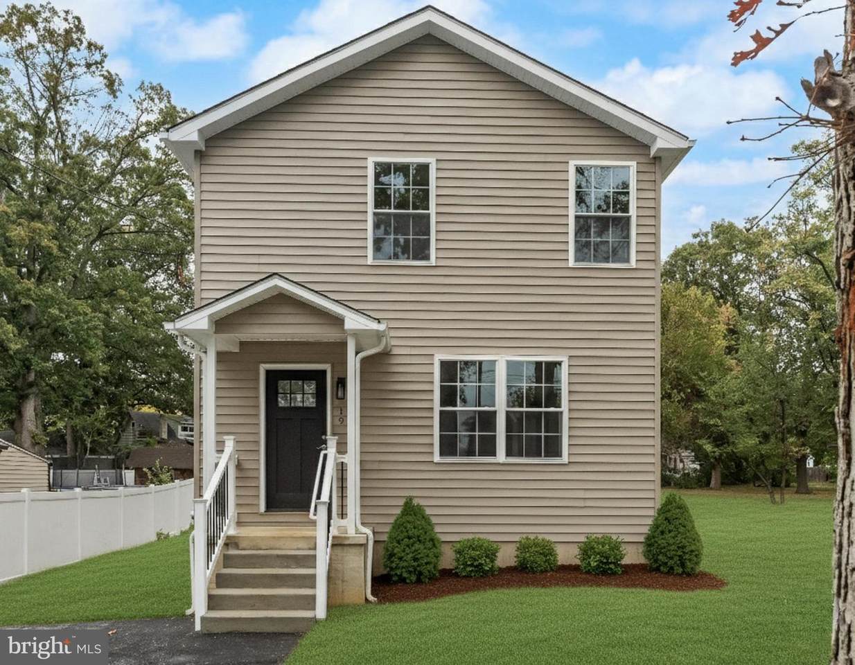 19 2ND Avenue - Photo 1