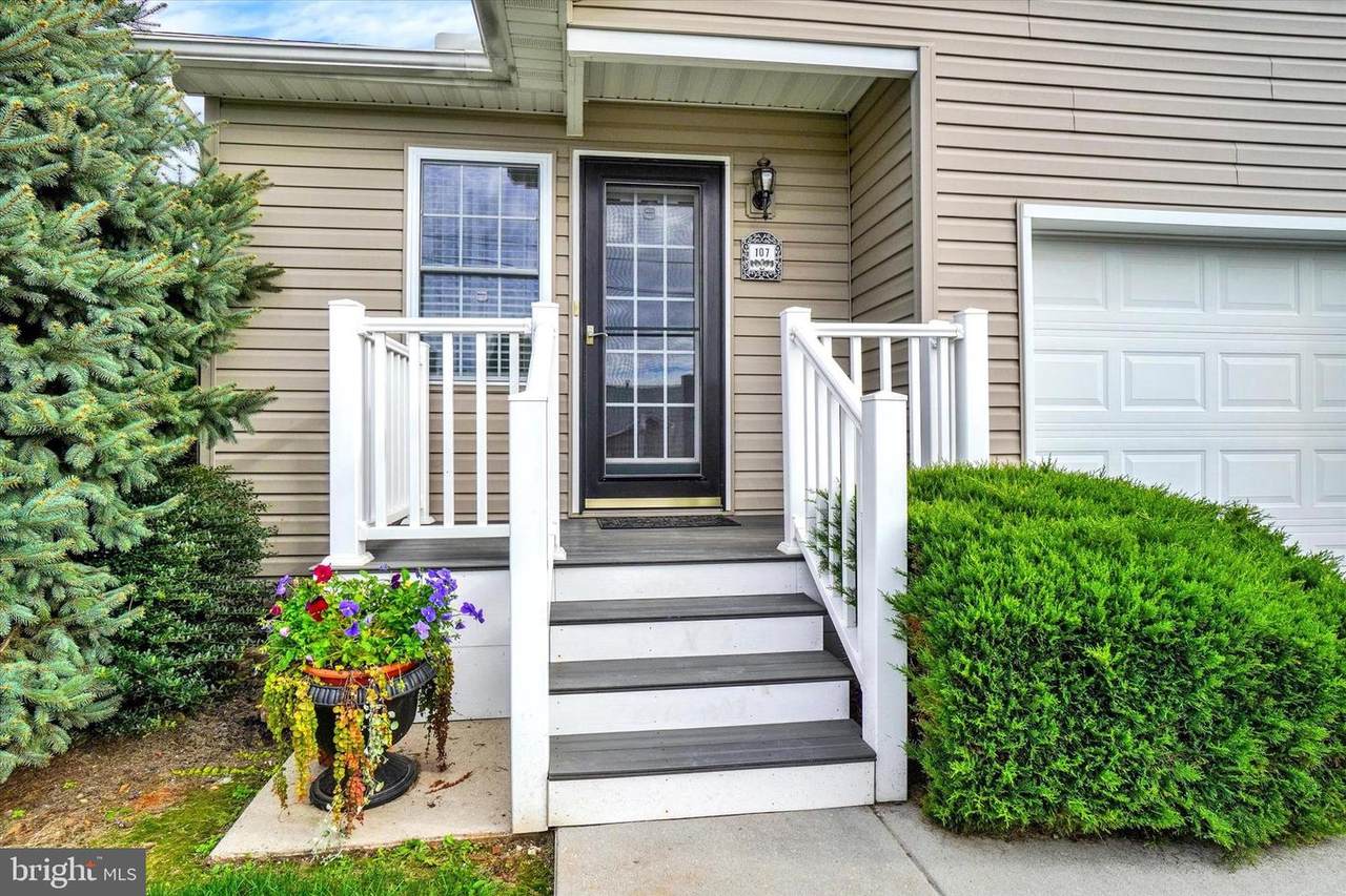 107 Waneta Street - Photo 1