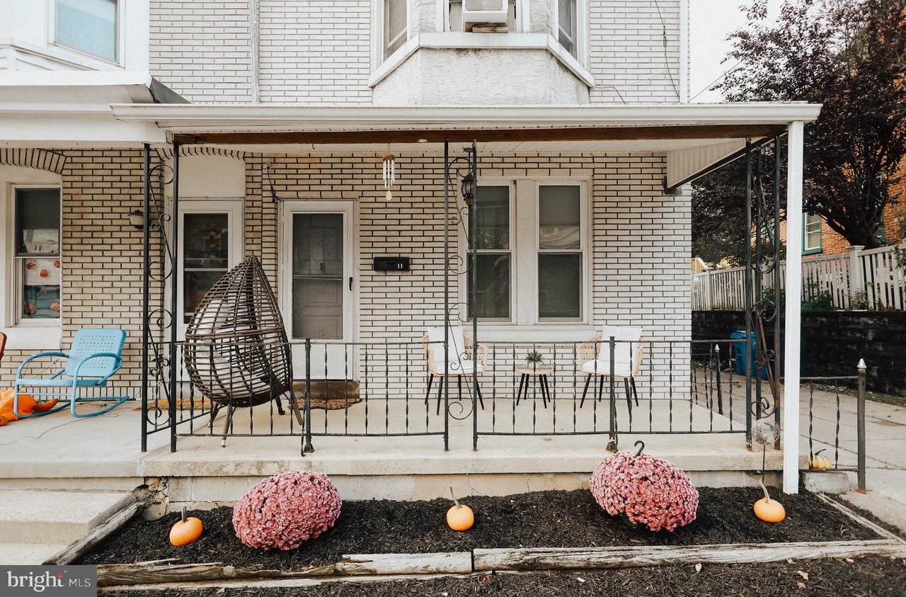 11 Seminary Avenue - Photo 1