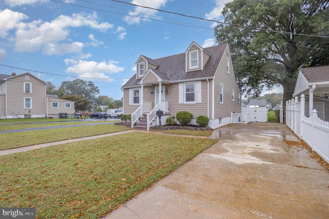 348 Poplar - Photo 1