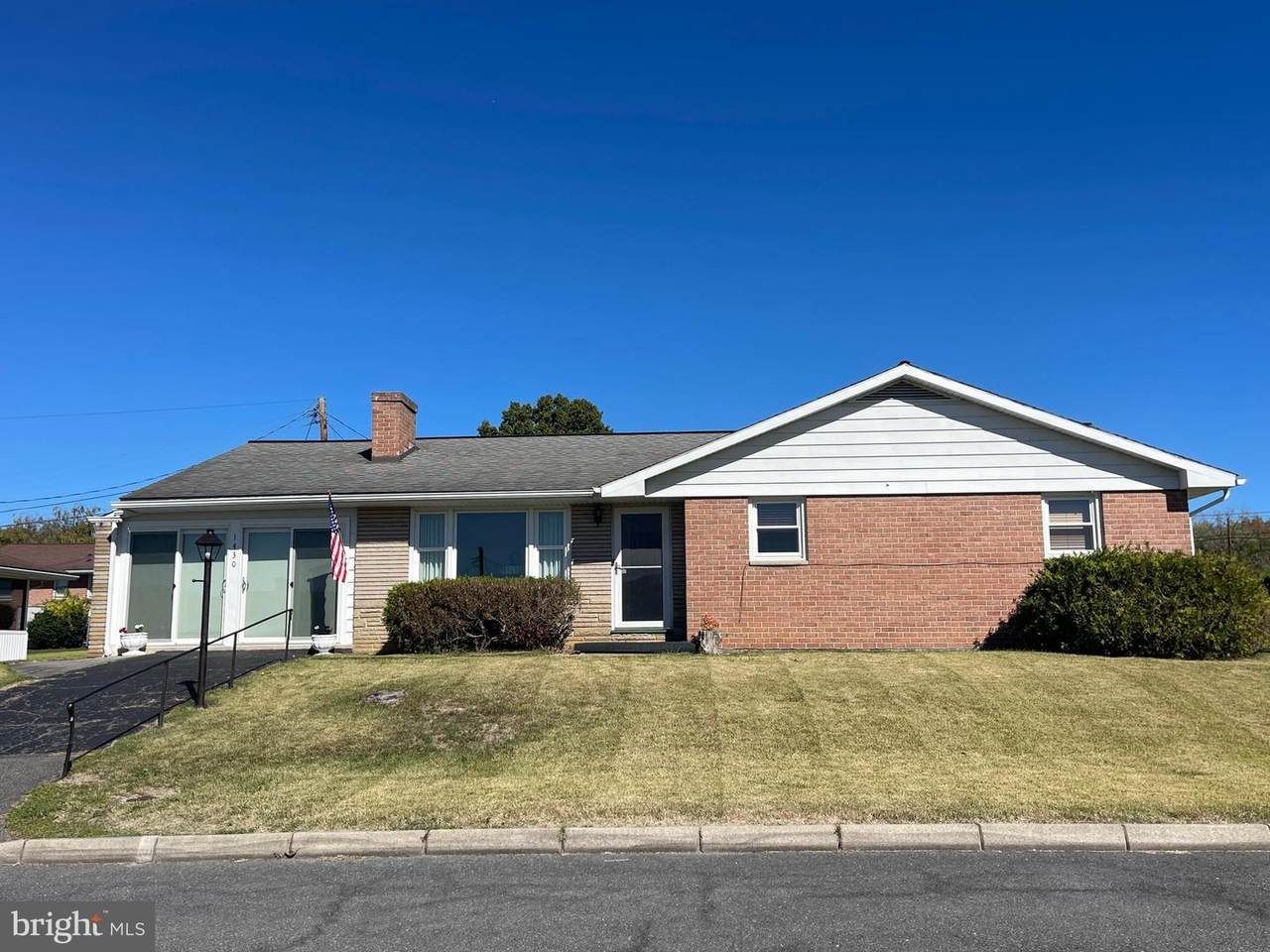 1430 Magnolia Court - Photo 1