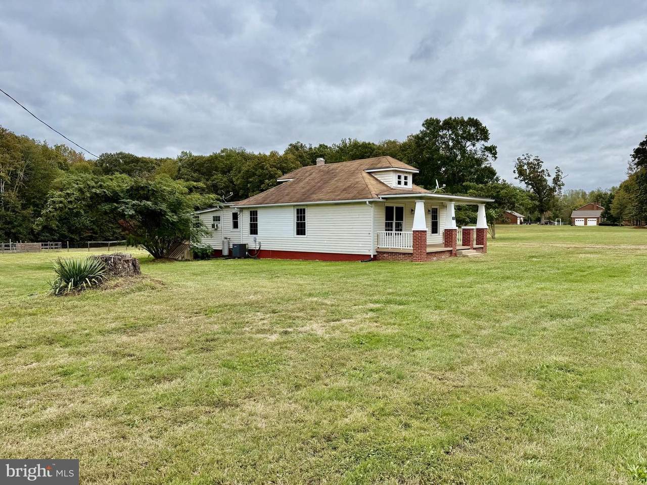 722 Hartwood Road - Photo 1